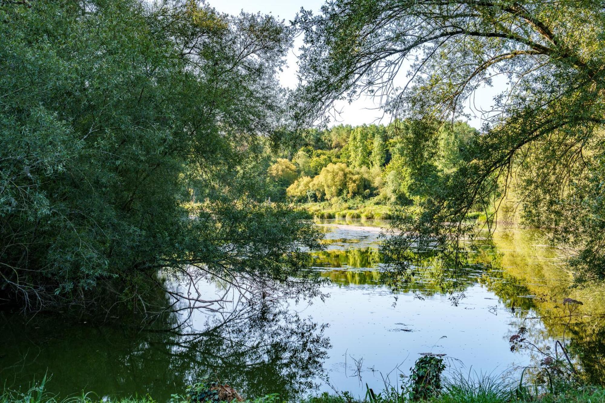 La Cabane Du Pont Du Douet Mazières-de-Touraine Exteriér fotografie